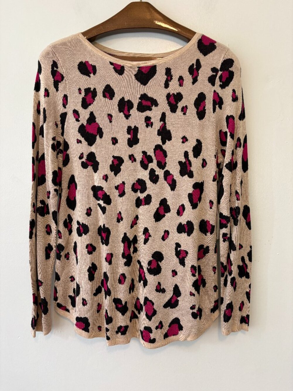 Chicos Pullover Sweater Animal Bateau Leopard Print Pink Tan Size 1 Medium
